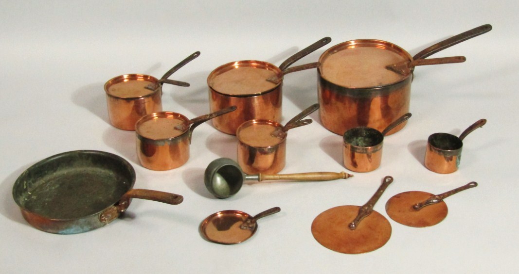 Appraisal: A graduated set of seven late th early thC copper