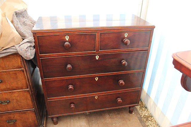 Appraisal: AN EARLY TH CENTURY MAHOGANY CHEST two short and three