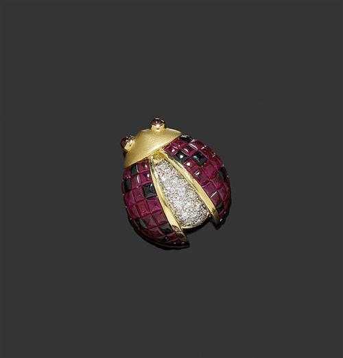 Appraisal: RUBY AND BRILLIANT-CUT DIAMOND AND GOLD CLIP Yellow gold Lovely