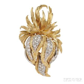 Appraisal: kt Gold and Diamond Brooch the foliate form bead-set with