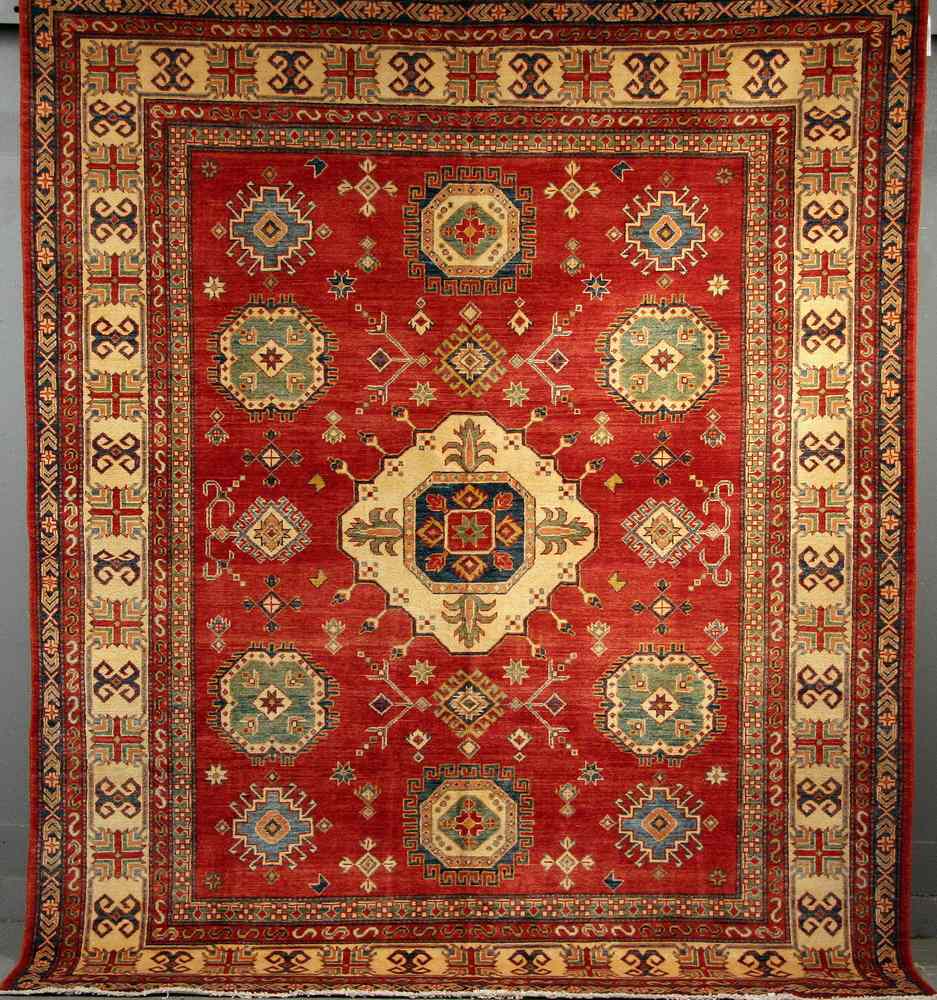 Appraisal: RUG - ' x ' '' - Kazak area rug