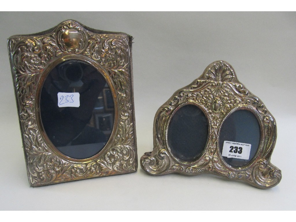 Appraisal: Lot comprising silver mounted photo frame London and one other