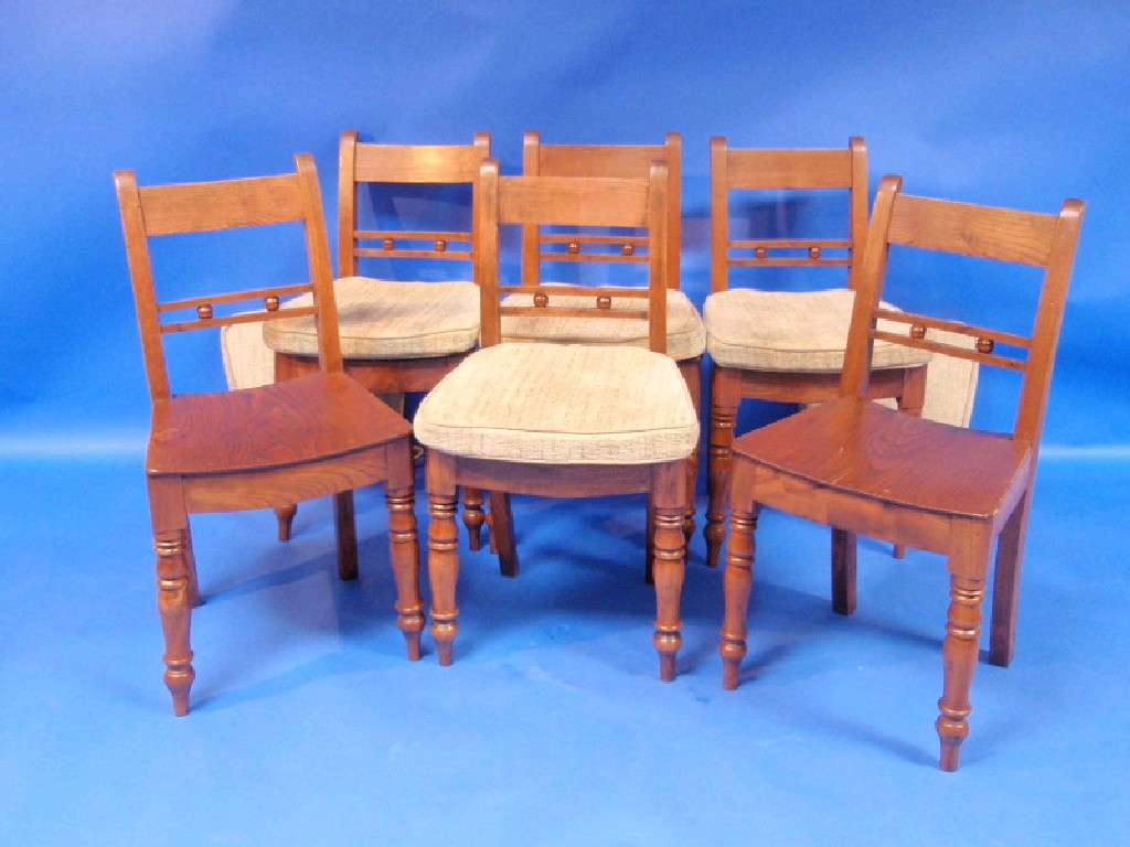 Appraisal: Set of thC elm dining chairs with curved figured seats