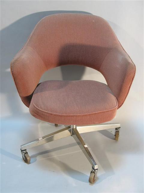 Appraisal: SAARINEN SWIVEL DESK CHAIR designed by Eero Saarinen for Knoll