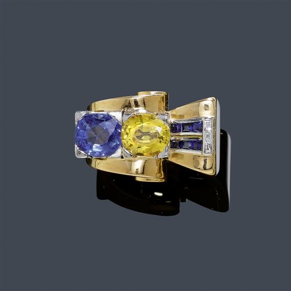 Appraisal: A DIAMOND AND SAPPHIRE RING circa Pink and white gold