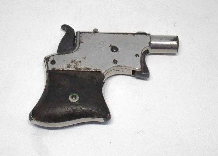 Appraisal: ANTIQUE REMINGTON SINGLE SHOT VEST POCKET DERRINGER rimfire caliber barrel