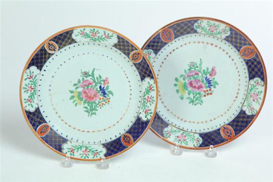 Appraisal: PAIR OF CHINESE EXPORT PLATES Mid th century Cobalt borders