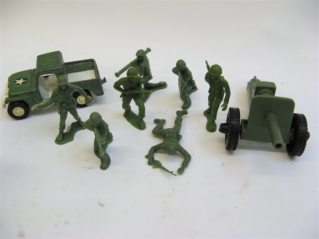 Appraisal: U S ARMY TRAINING CENTER PLAY SET by Marx toys