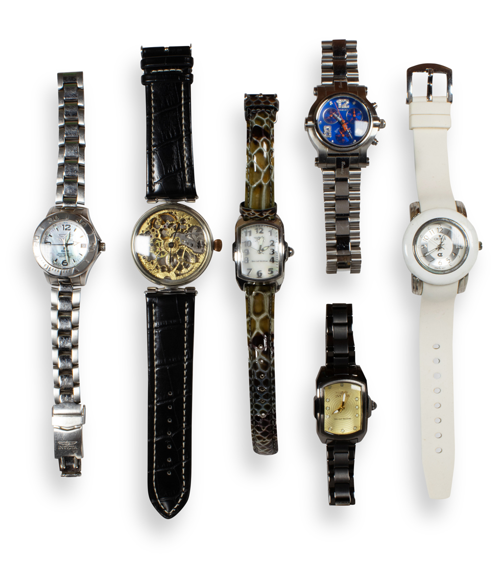 Appraisal: A COLLECTION OF WRISTWATCHES A collection of wristwatches including a