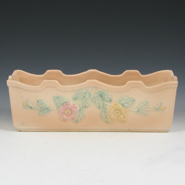 Appraisal: Hull Dogwood - Window Box - Mint Dogwood window box