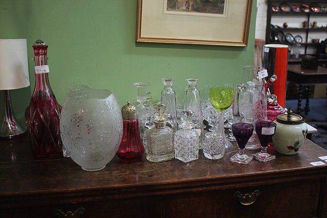 Appraisal: A COLLECTION OF MISCELLANEOUS GLASSWARE to include Cranberry glass and