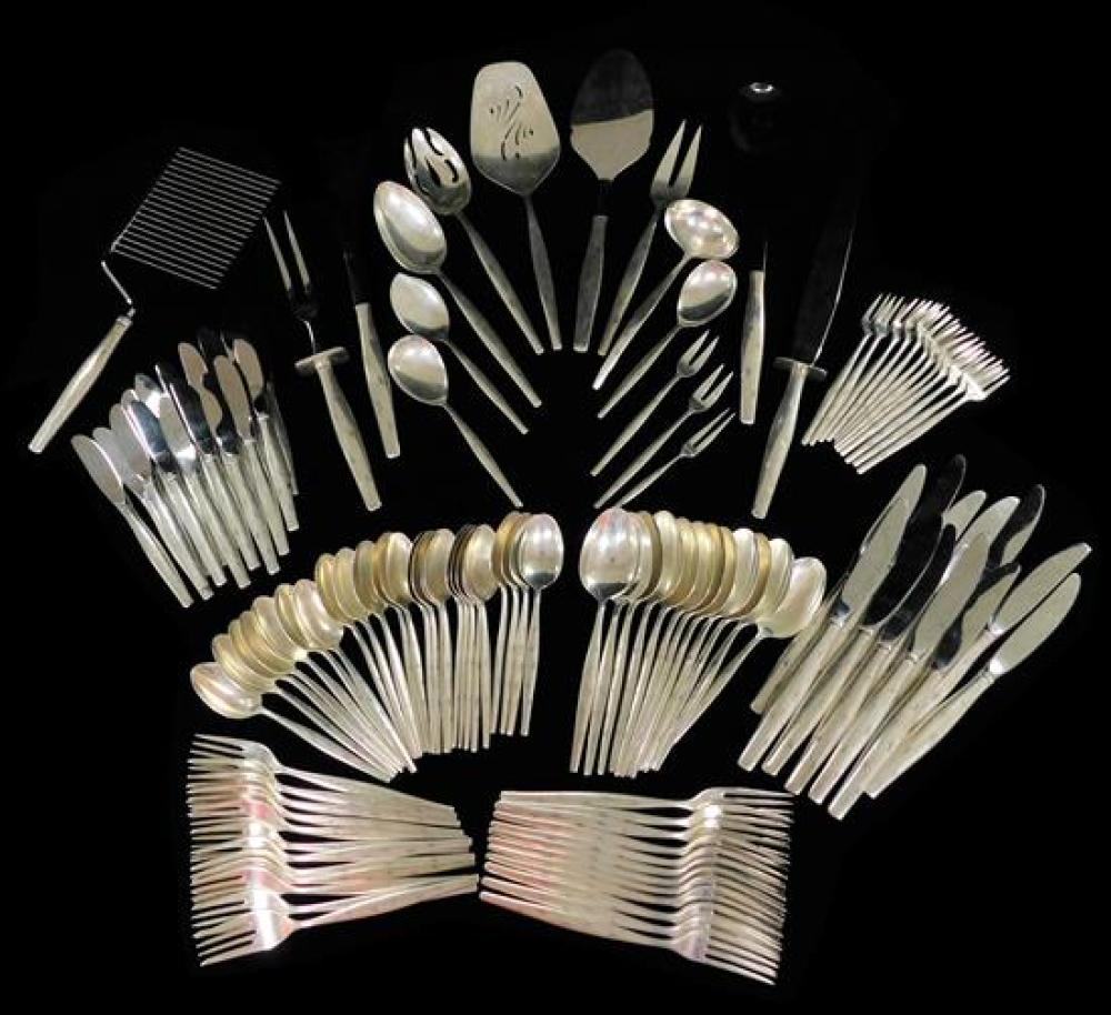 Appraisal: STERLING Gorham Stardust sterling flatware in box one-hundred-eighteen pieces including