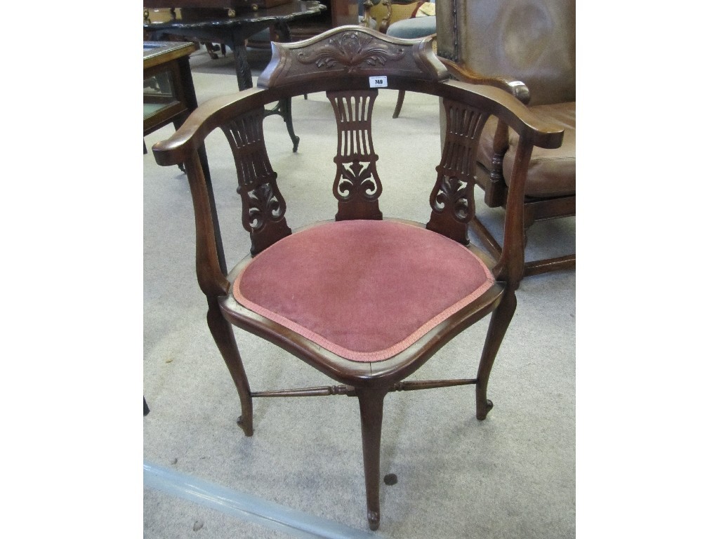 Appraisal: Edwardian mahogany corner chair