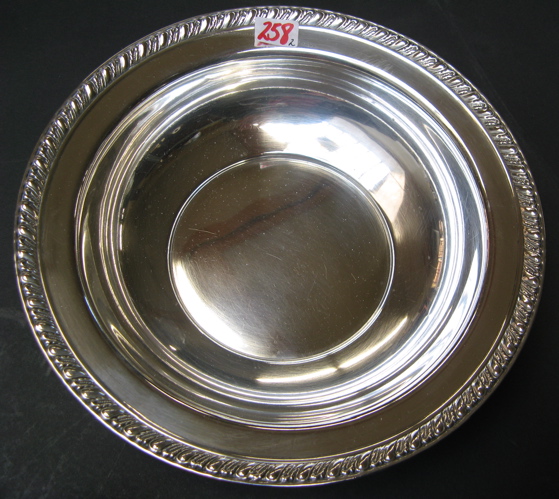 Appraisal: TWO ROUND AMERICAN STERLING SILVER BOWLS c by The Watson