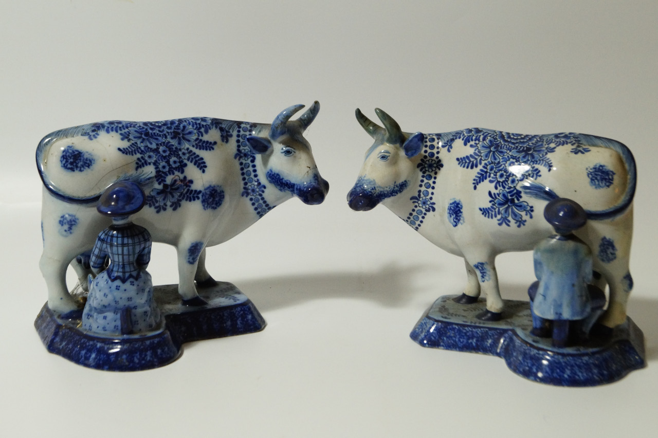 Appraisal: A pair of early thC Dutch Delft blue and white