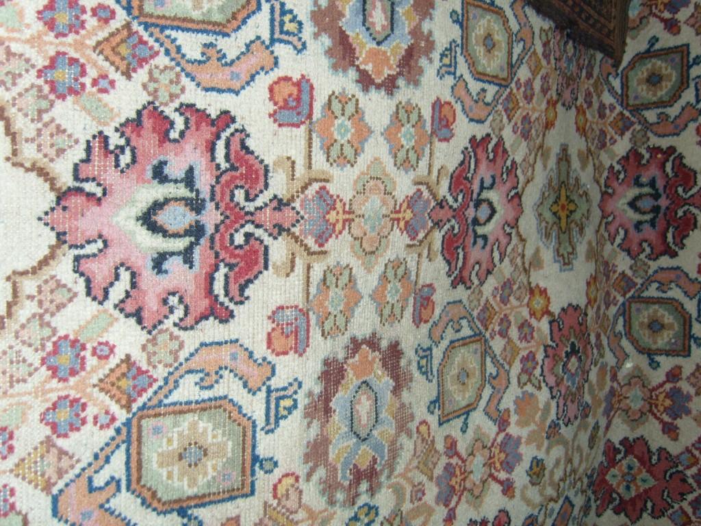 Appraisal: A cream ground wool carpet in the eastern style with