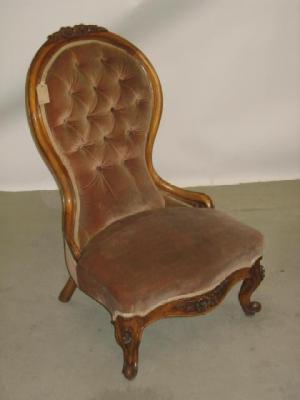 Appraisal: A VICTORIAN WALNUT FRAMED SALON CHAIR of spoon back form