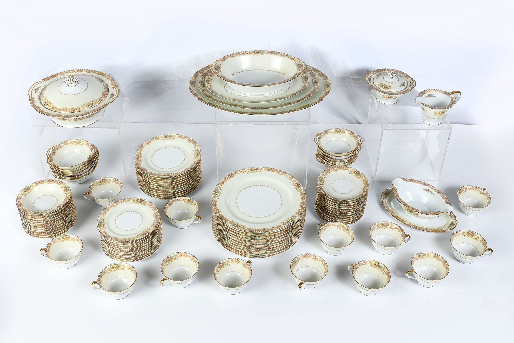 Appraisal: PC NORITAKE ''ACTON'' SERVICE FOR Comprising - Dinner plates -