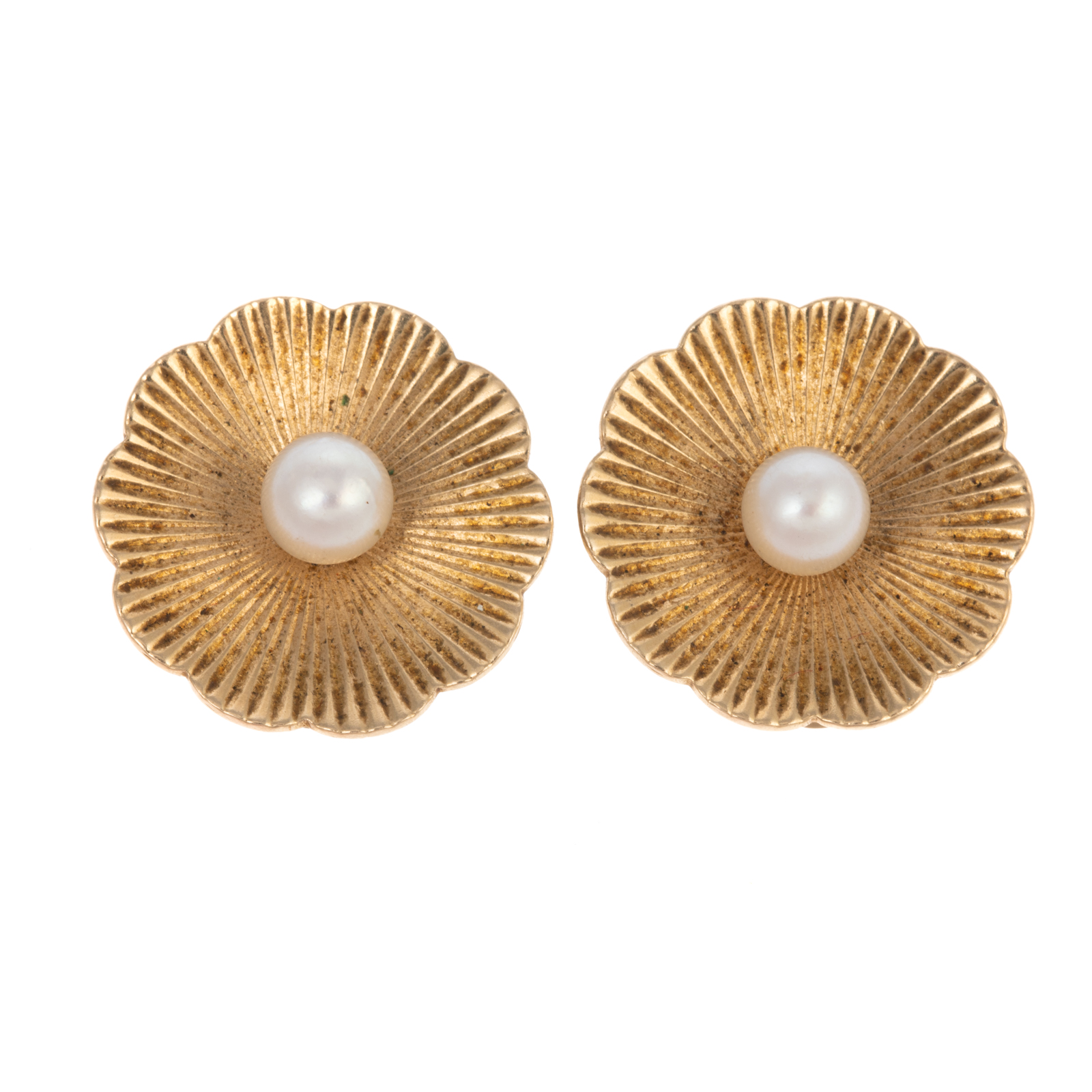 Appraisal: A PAIR OF PEARL CLIP EARRINGS IN K YELLOW GOLD