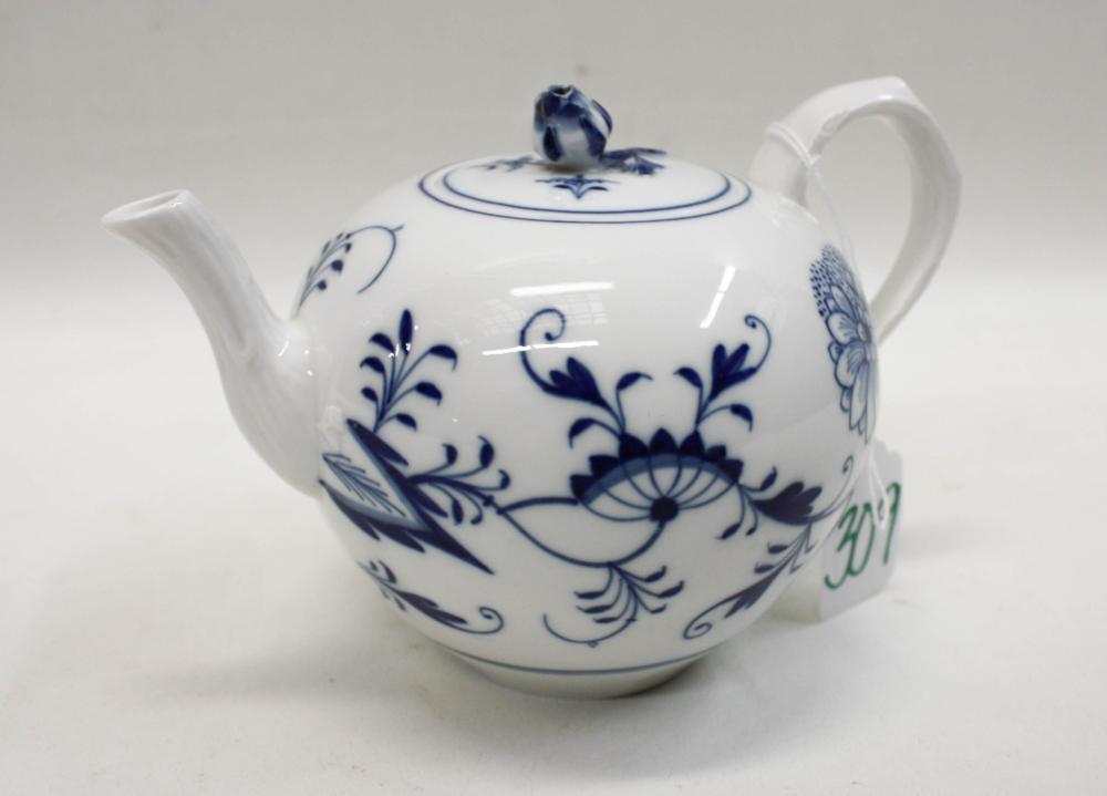 Appraisal: MEISSEN PORCELAIN TEAPOT in the Blue Onion pattern with rosebud