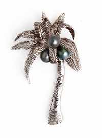 Appraisal: An ct white gold Tahitian cultured pearl coconut palm brooch