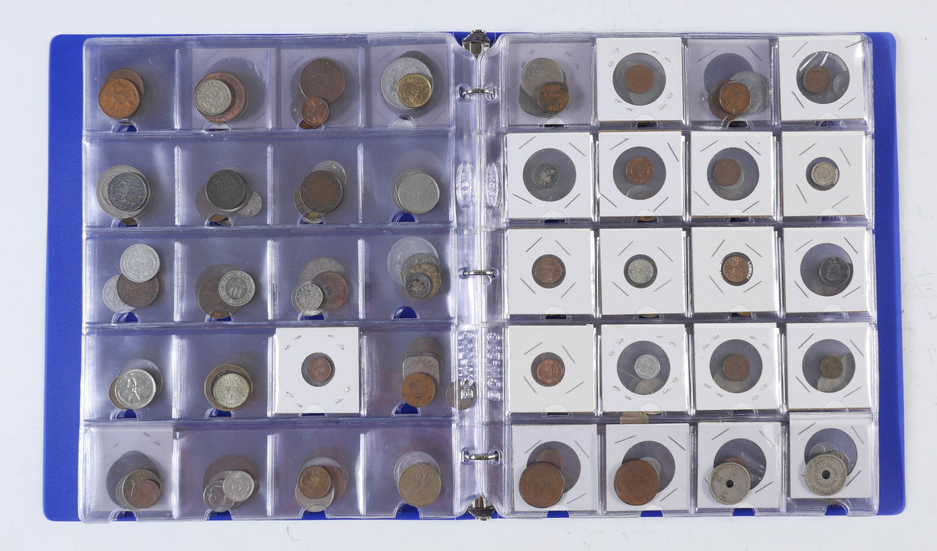 Appraisal: LARGE COLLECTION OF FOREIGN COINS A large collection of non-US