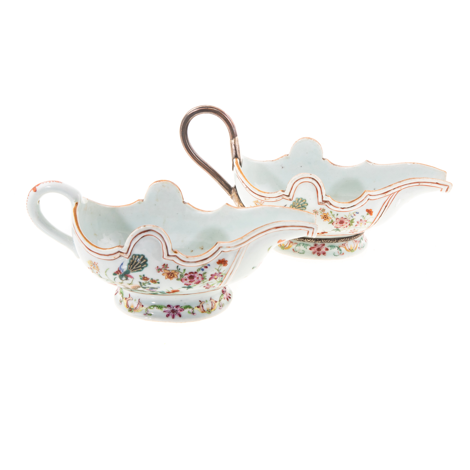 Appraisal: A PAIR OF CHINESE EXPORT FAMILLE ROSE SAUCE BOATS Circa