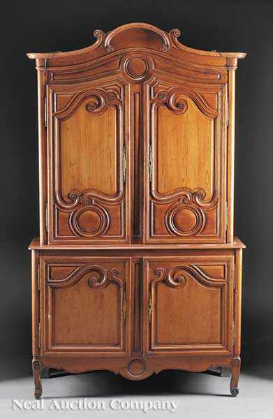 Appraisal: A French Provincial Pine Buffet Deux Corps late th early