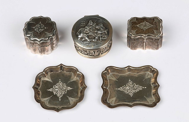 Appraisal: TWO DUTCH SILVER PILL BOXES one rectangular one round with