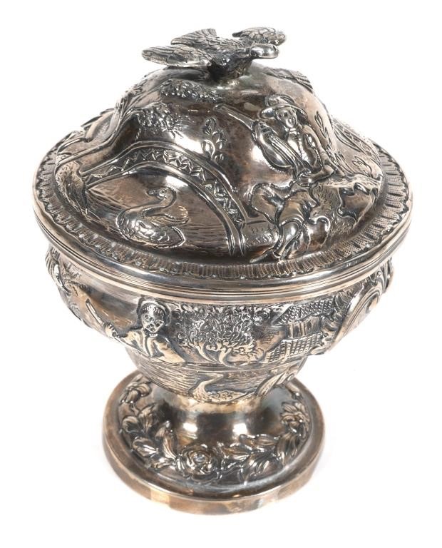 Appraisal: GEORGE III STERLING SILVER BONBONNIERE BOXRare hand-chased repousse sterling silver