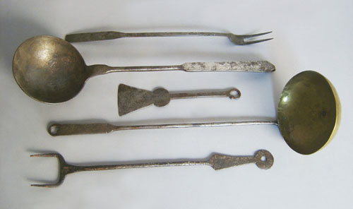 Appraisal: Two Pennsylvania wrought iron ladles together with two flesh forks