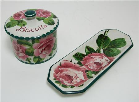 Appraisal: WEMYSS BISCUIT BARREL COVER EARLY TH CENTURY decorated with cabbage