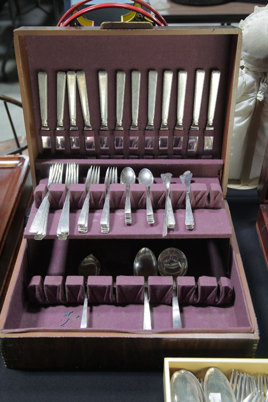 Appraisal: SET OF STERLING SILVER FLATWARE Towle Old Lace pattern service