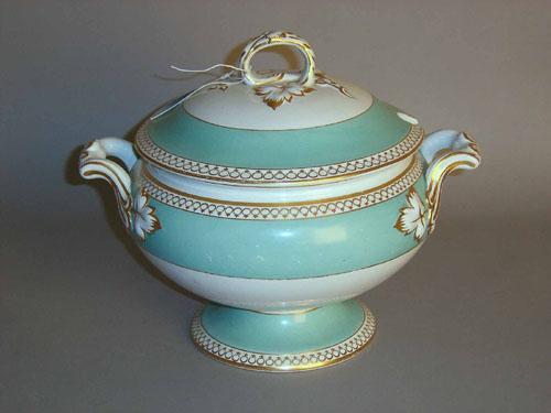 Appraisal: Paris porcelain soup tureen th c h