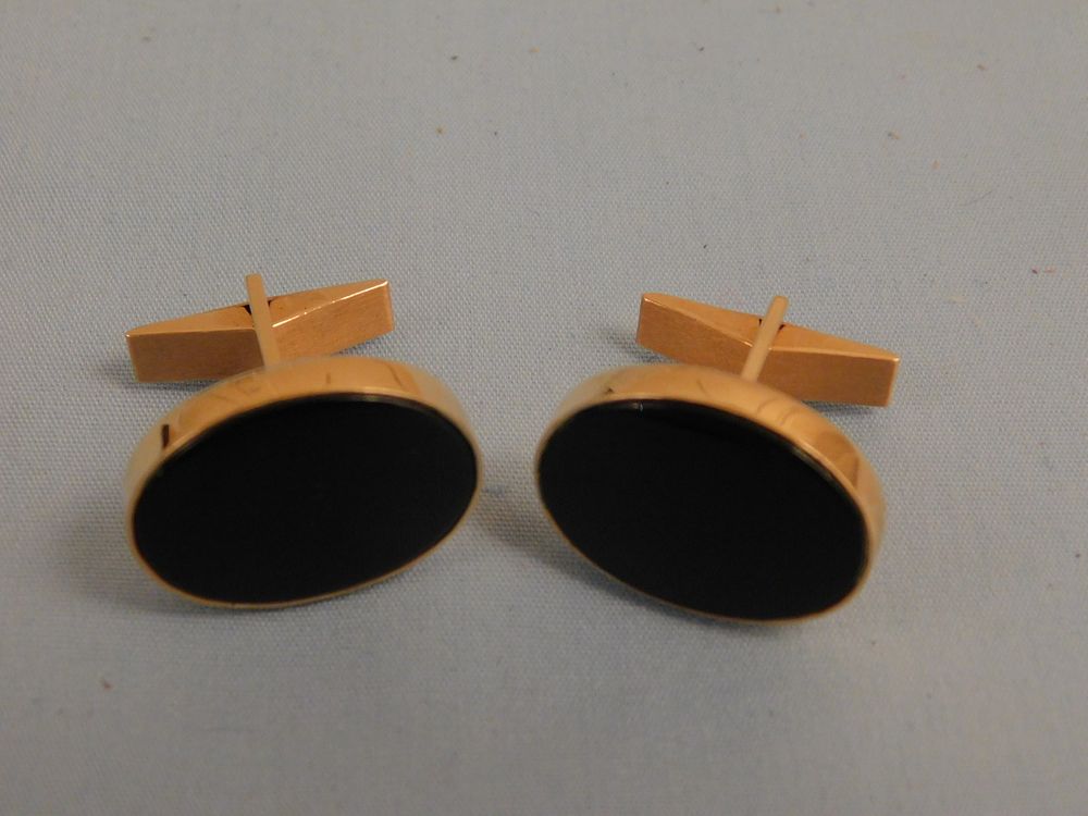 Appraisal: K GOLD CUFFLINKS Pair of men's K solid gold cufflinks