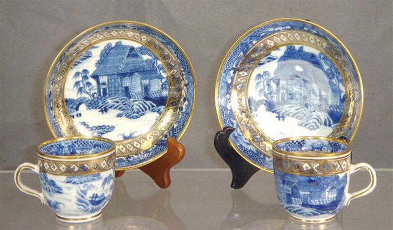 Appraisal: Pair of th c Chinese export porcelain cups and saucers