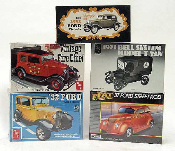 Appraisal: Plastic Model Kits Fords Lot includes boxed kits depicting s