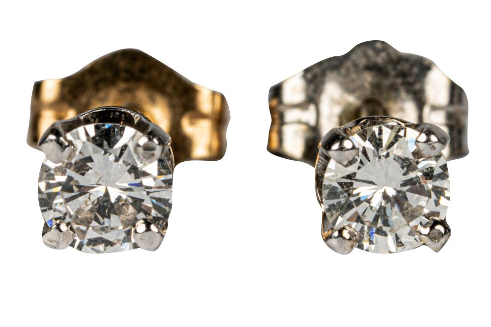 Appraisal: PAIR OF KARAT GOLD DIAMOND STUDSone diamond I I weighing