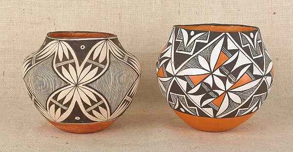 Appraisal: Two Acoma pottery ollas h and h