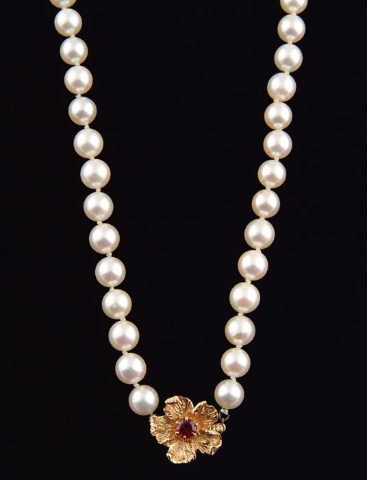 Appraisal: GOOD CULTURED PEARL NECKLACE hand knotted pearls having a marked