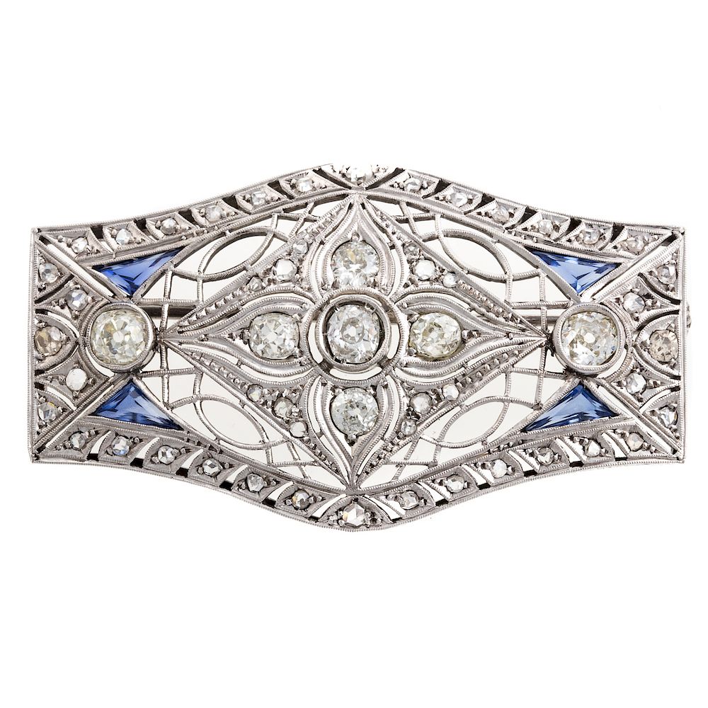 Appraisal: A Ladies Vintage Diamond Brooch in Platinum Platinum brooch featuring