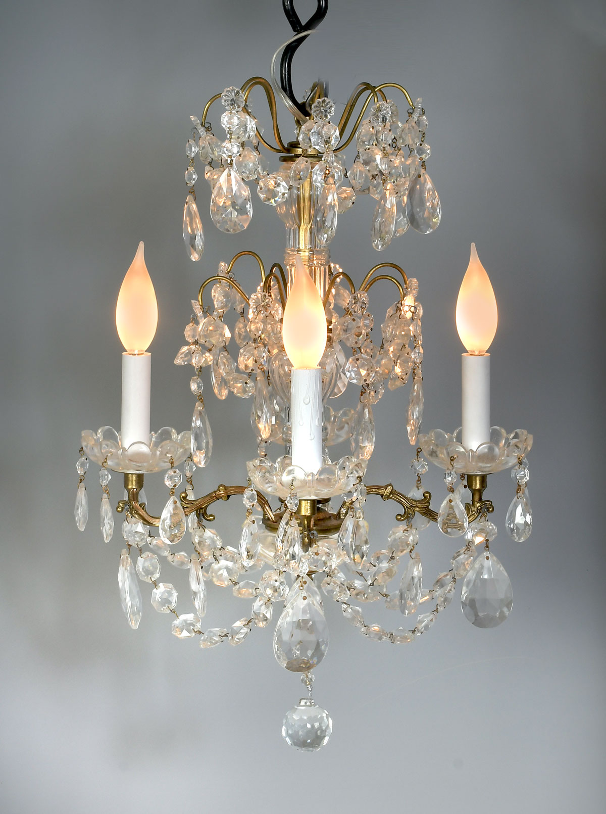 Appraisal: LIGHT CRYSTAL CHANDELIER Approx '' h x '' w