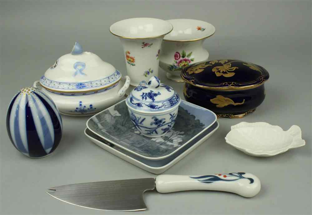 Appraisal: HEREND PORCELAIN ''BLUE GARDEN'' PATTERN SAUCE TUREEN AND COVER together