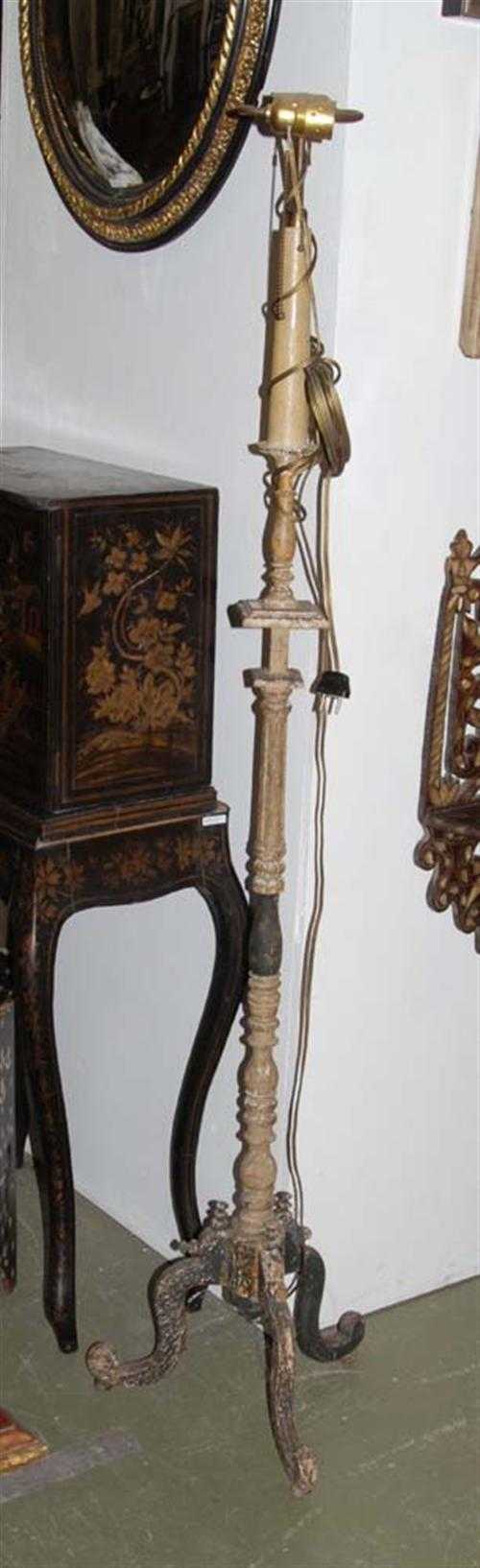 Appraisal: STEHLAMPE Barock-Stil wohl italienisch Holz und Stukko cr me gr