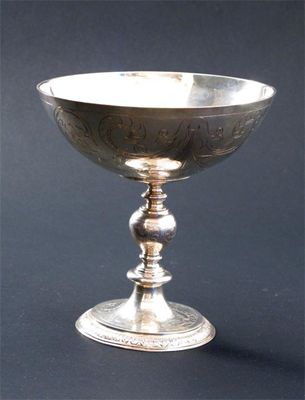 Appraisal: A Richard Comyns silver chalice engraved with wild rose and