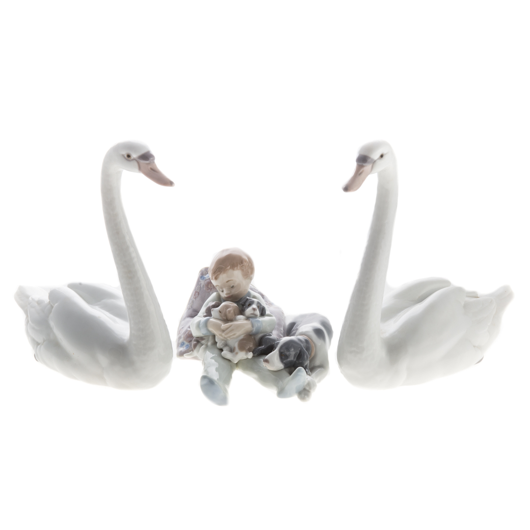 Appraisal: Three Lladro porcelain figures including pair Graceful Swan in H