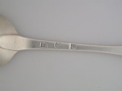 Appraisal: THOMAS JOHNSTON A Hanoverian tablespoon script initial B - oz