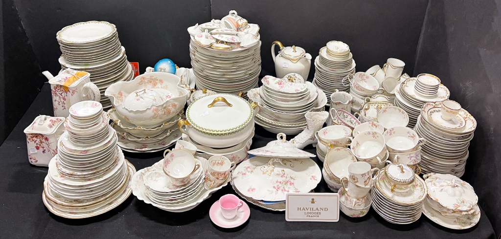 Appraisal: COLLECTION OF FRENCH HAVILAND CHINA Ca Various serving pieces and