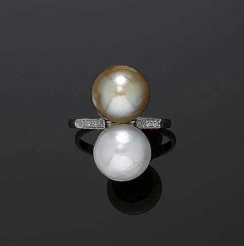 Appraisal: PEARL AND DIAMOND RING France ca Platinum Elegant ring the