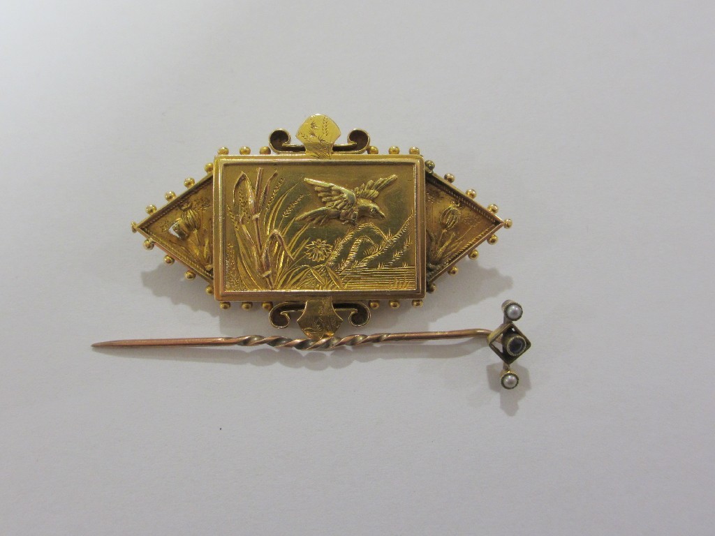 Appraisal: Lot comprising a Victorian unmarked gold remembrance brooch and a